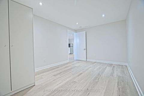 Photo 21 at 130 Duncanwoods Drive, Humber Summit, Toronto