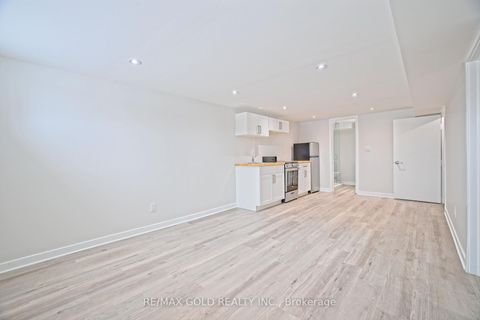 Photo 23 at 130 Duncanwoods Drive, Humber Summit, Toronto