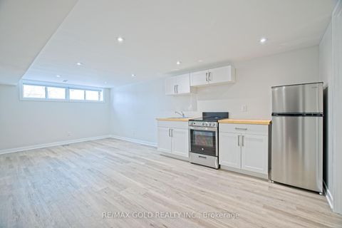 Photo 25 at 130 Duncanwoods Drive, Humber Summit, Toronto