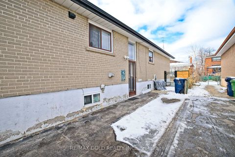 Photo 29 at 130 Duncanwoods Drive, Humber Summit, Toronto