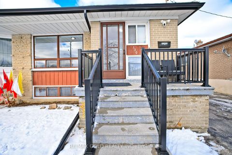 Photo 33 at 130 Duncanwoods Drive, Humber Summit, Toronto