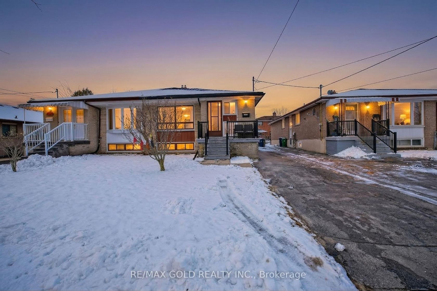 130 Duncanwoods Drive, Humber Summit, Toronto 