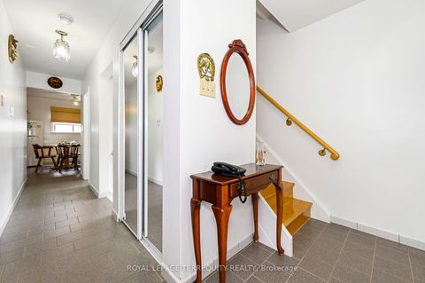 Photo 2 at 8 Sonnet Court, Rustic, Toronto