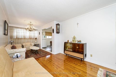 Photo 6 at 8 Sonnet Court, Rustic, Toronto