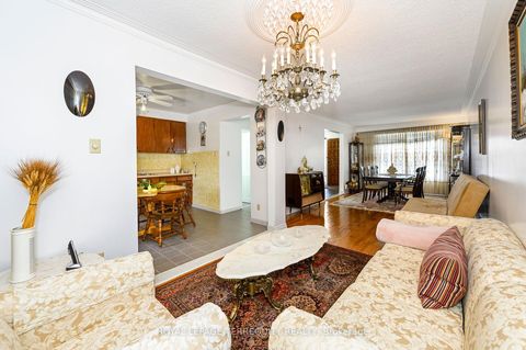 Photo 7 at 8 Sonnet Court, Rustic, Toronto