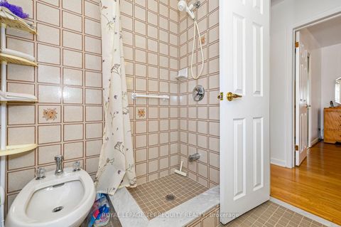 Photo 20 at 8 Sonnet Court, Rustic, Toronto