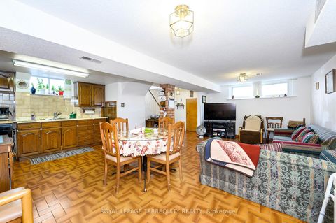 Photo 25 at 8 Sonnet Court, Rustic, Toronto