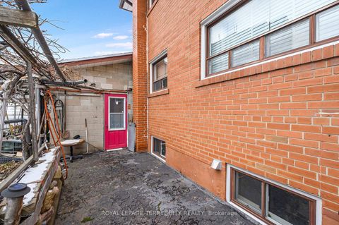 Photo 30 at 8 Sonnet Court, Rustic, Toronto