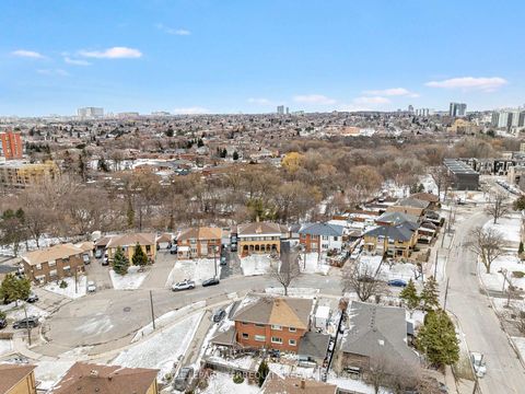 Photo 34 at 8 Sonnet Court, Rustic, Toronto