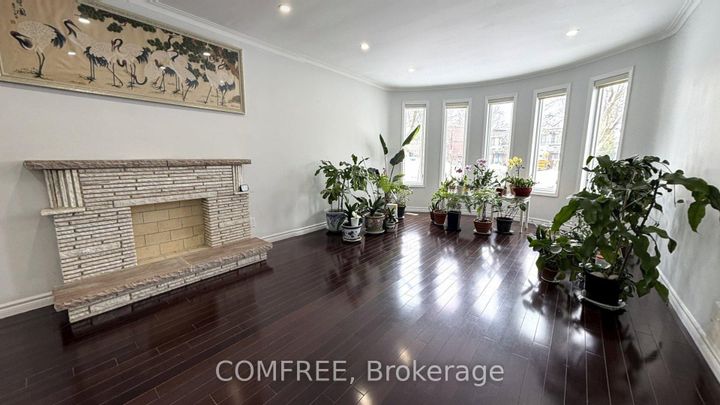 Photo 2 at 23 Janus Court, Hillcrest Village, Toronto