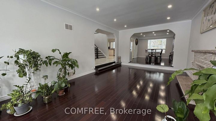 Photo 3 at 23 Janus Court, Hillcrest Village, Toronto