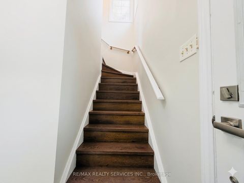 Photo 10 at 67 Livingstone Street W, Sunnidale, Barrie