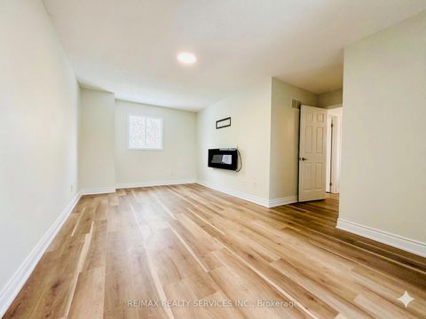 Photo 13 at 67 Livingstone Street W, Sunnidale, Barrie