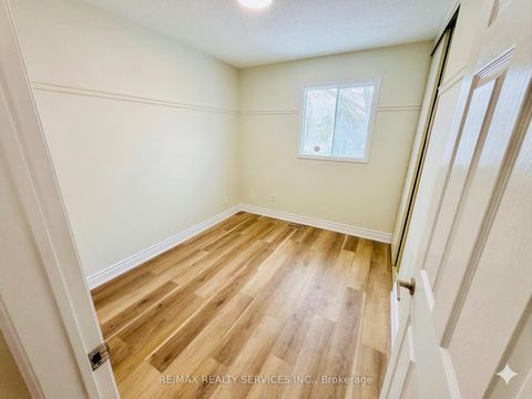 Photo 16 at 67 Livingstone Street W, Sunnidale, Barrie