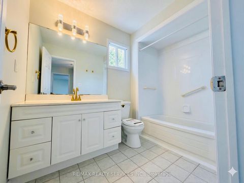 Photo 17 at 67 Livingstone Street W, Sunnidale, Barrie