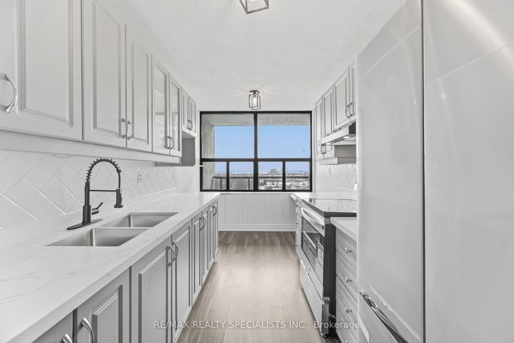 Photo 1 at 1507 - 21 KNIGHTSBRIDGE Road, Queen Street Corridor, Brampton