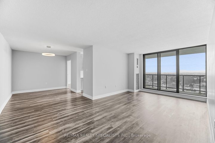 Photo 8 at 1507 - 21 KNIGHTSBRIDGE Road, Queen Street Corridor, Brampton