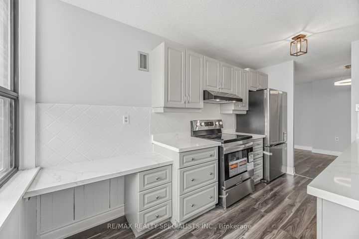 Photo 12 at 1507 - 21 KNIGHTSBRIDGE Road, Queen Street Corridor, Brampton