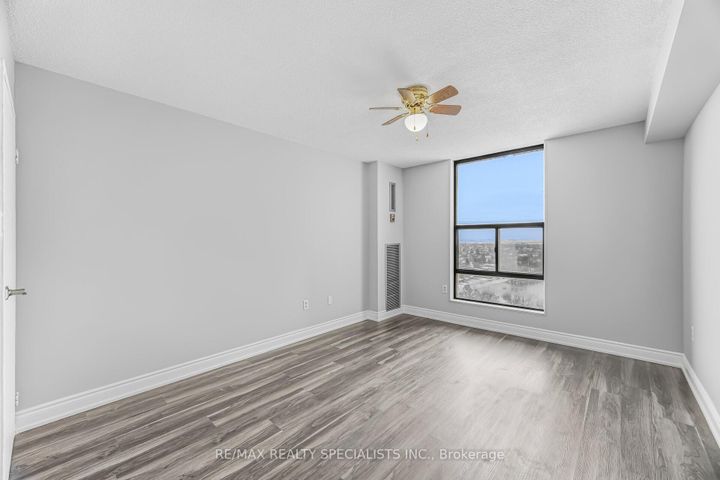 Photo 17 at 1507 - 21 KNIGHTSBRIDGE Road, Queen Street Corridor, Brampton