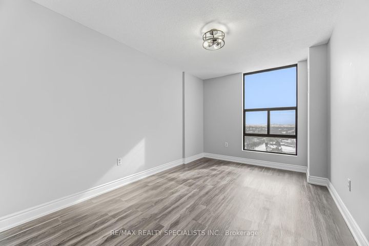 Photo 18 at 1507 - 21 KNIGHTSBRIDGE Road, Queen Street Corridor, Brampton