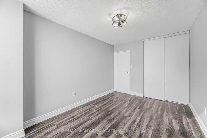 Photo 19 at 1507 - 21 KNIGHTSBRIDGE Road, Queen Street Corridor, Brampton