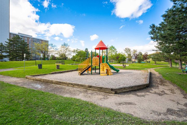 Photo 30 at 1507 - 21 KNIGHTSBRIDGE Road, Queen Street Corridor, Brampton