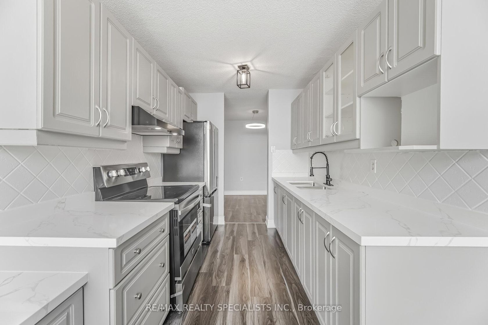 1507 - 21 KNIGHTSBRIDGE Road, Queen Street Corridor, Brampton 2