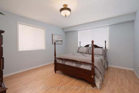 Photo 29 at 302 Livingstone Street E, Little Lake, Barrie