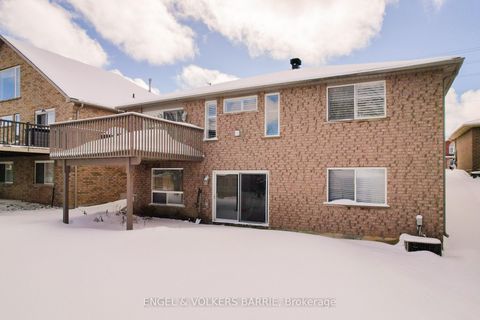 Photo 33 at 302 Livingstone Street E, Little Lake, Barrie