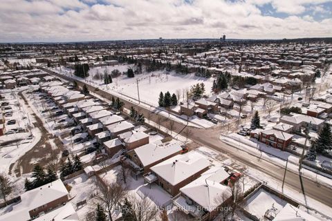 Photo 36 at 302 Livingstone Street E, Little Lake, Barrie