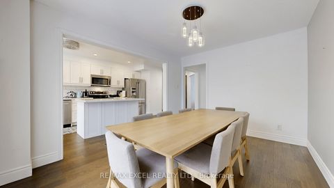 Photo 3 at 11 Royal Manor Crescent, Doncrest, Richmond Hill