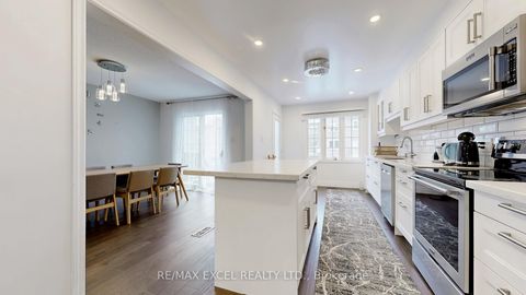 Photo 7 at 11 Royal Manor Crescent, Doncrest, Richmond Hill