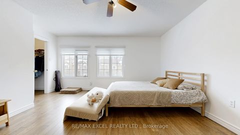 Photo 13 at 11 Royal Manor Crescent, Doncrest, Richmond Hill