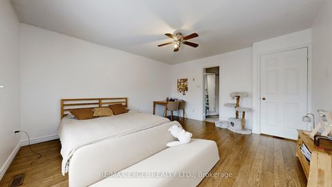 Photo 15 at 11 Royal Manor Crescent, Doncrest, Richmond Hill