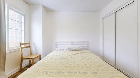 Photo 19 at 11 Royal Manor Crescent, Doncrest, Richmond Hill