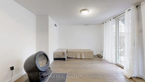 Photo 22 at 11 Royal Manor Crescent, Doncrest, Richmond Hill