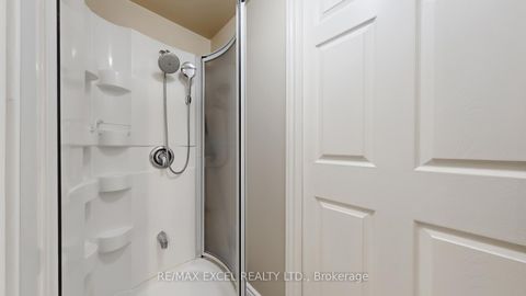 Photo 24 at 11 Royal Manor Crescent, Doncrest, Richmond Hill