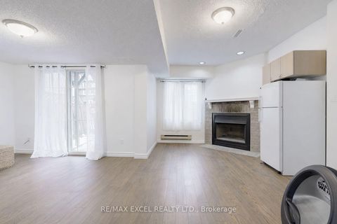 Photo 33 at 11 Royal Manor Crescent, Doncrest, Richmond Hill