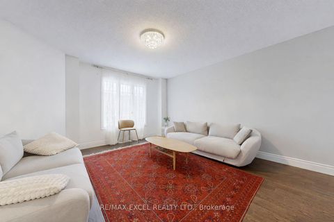 Photo 35 at 11 Royal Manor Crescent, Doncrest, Richmond Hill