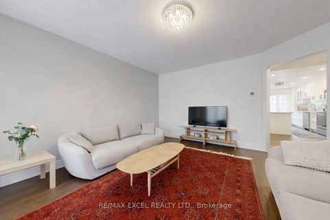 Photo 37 at 11 Royal Manor Crescent, Doncrest, Richmond Hill