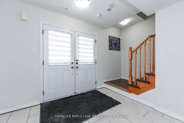 Photo 8 at 49 Golden Springs Drive, Northwest Brampton, Brampton