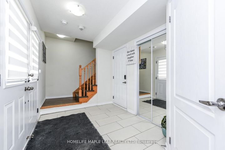 Photo 9 at 49 Golden Springs Drive, Northwest Brampton, Brampton