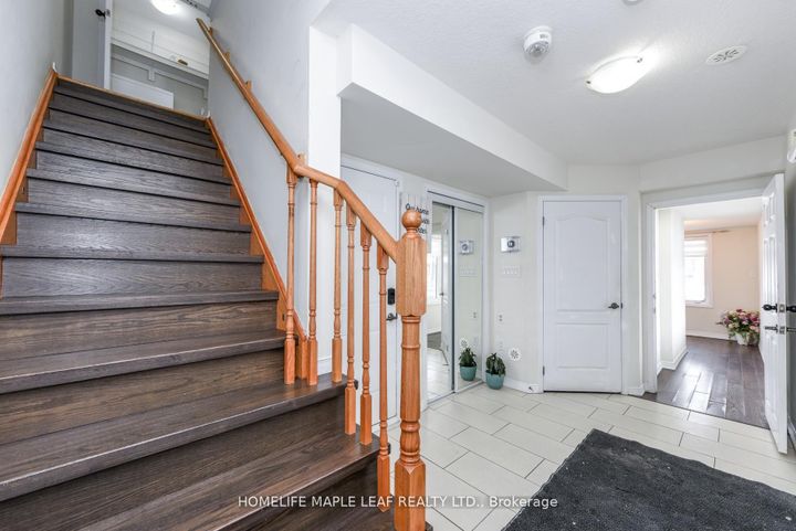 Photo 12 at 49 Golden Springs Drive, Northwest Brampton, Brampton