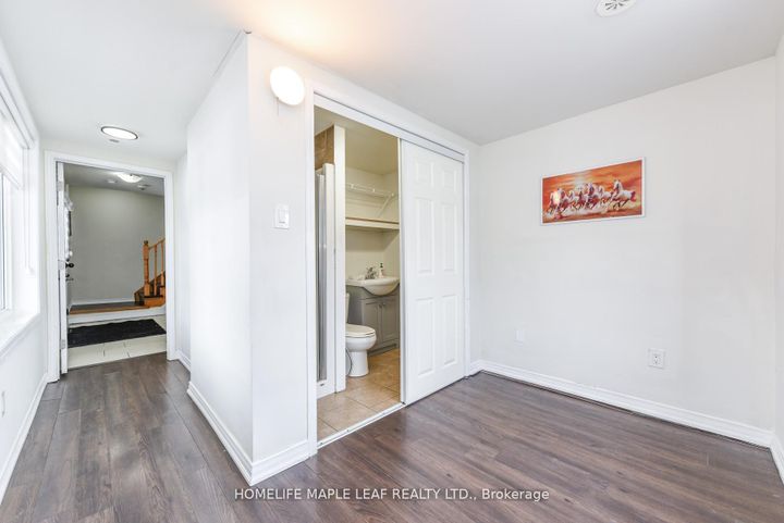 Photo 13 at 49 Golden Springs Drive, Northwest Brampton, Brampton