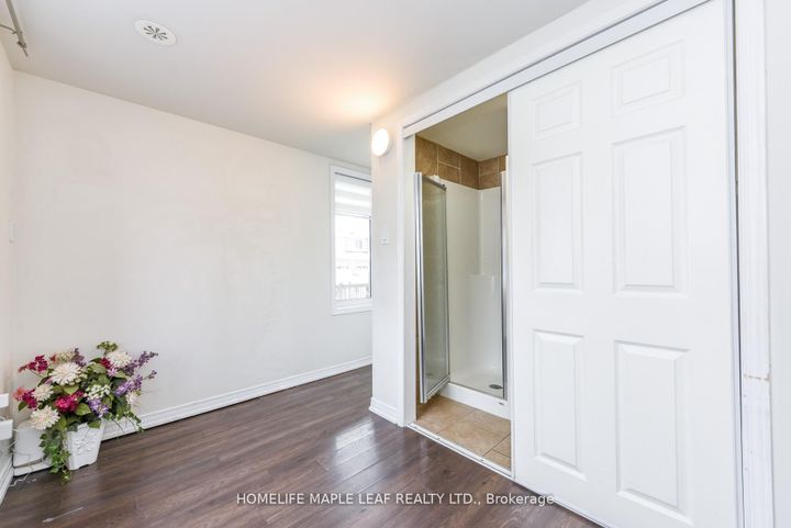 Photo 14 at 49 Golden Springs Drive, Northwest Brampton, Brampton