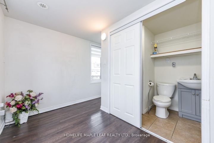 Photo 15 at 49 Golden Springs Drive, Northwest Brampton, Brampton