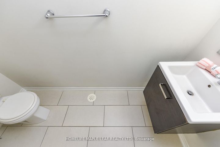 Photo 21 at 49 Golden Springs Drive, Northwest Brampton, Brampton