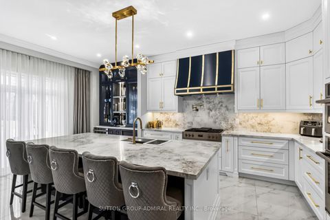 Photo 4 at 37 Cedarpoint Court, Patterson, Vaughan