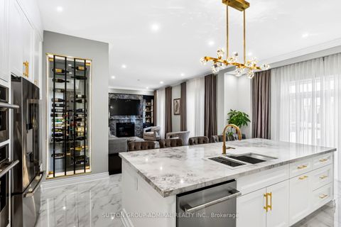 Photo 8 at 37 Cedarpoint Court, Patterson, Vaughan