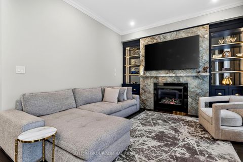 Photo 10 at 37 Cedarpoint Court, Patterson, Vaughan